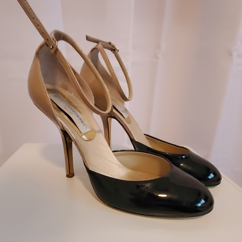 Stella McCartney tan and black heels. Size US 8